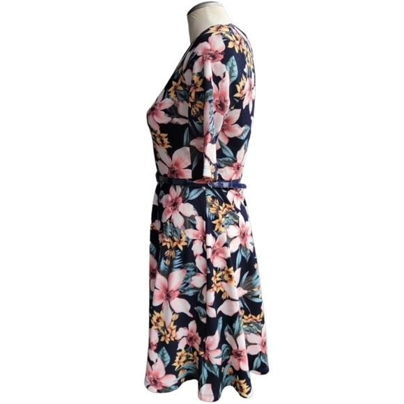 Impress! | Floral Half Sleeve Scoop Neck Midi Belted Dress - Picture 4 of 9